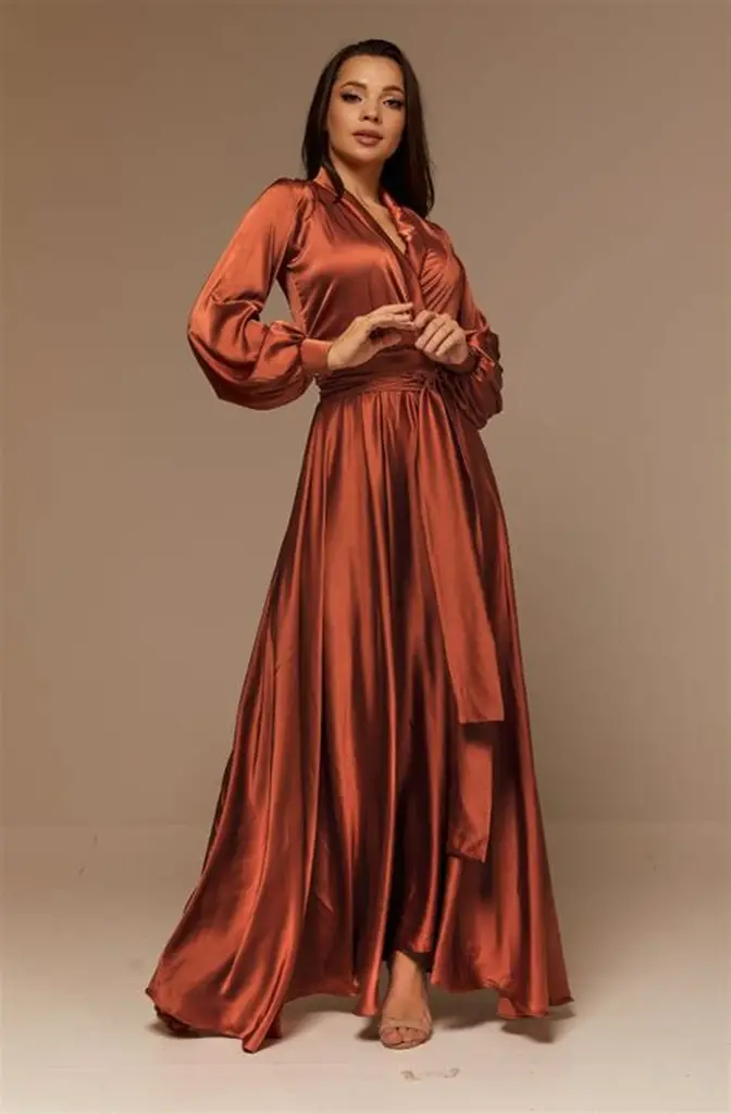 Robe Longue Satinée - Éclat Terracotta